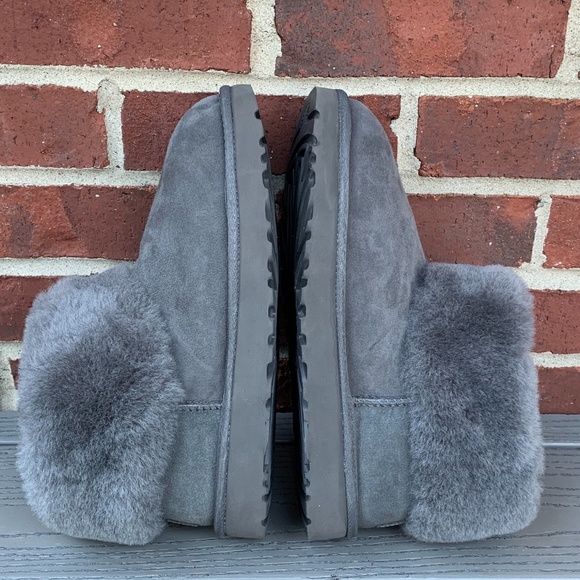 New UGG Classic Mini Fluff Bootie - Picture 7 of 13